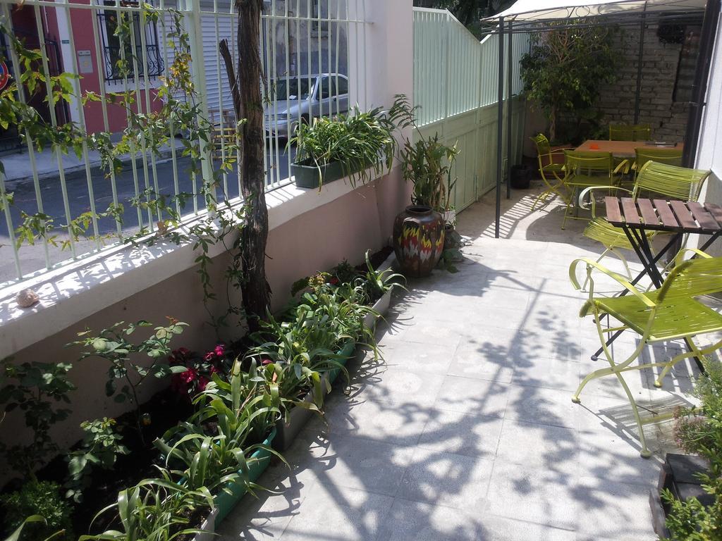 Old House Hostel Burgas Bagian luar foto