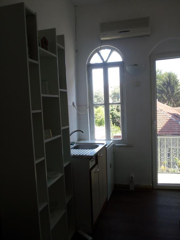 Old House Hostel Burgas Bagian luar foto